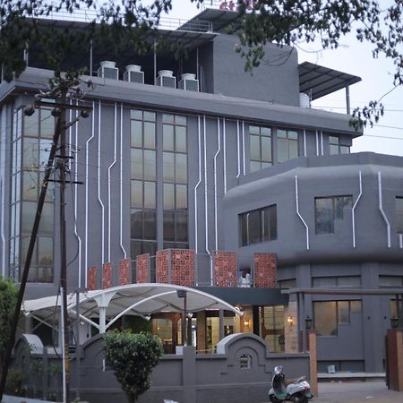 Hotel Statusinn, Ichalkaranji Exterior foto